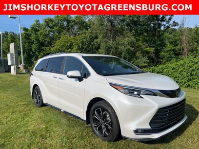 Used 2025 Toyota Sienna Platinum