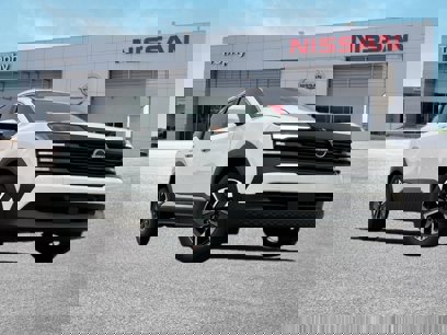 New 2025 Nissan Kicks SV