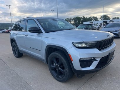 Used 2024 Jeep Grand Cherokee Limited w/ Black Appearance Package