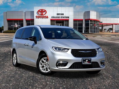 Used 2024 Chrysler Pacifica Touring-L
