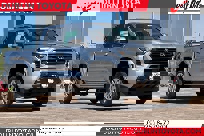 New 2025 Toyota Tacoma SR5