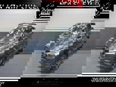 Used 2022 Volvo XC60 B5 Momentum w/ Climate Package