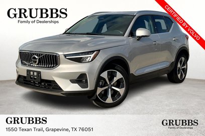 Used 2025 Volvo XC40 B5 Plus