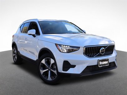 New 2025 Volvo XC40 B5 Core w/ Protection Package Premier
