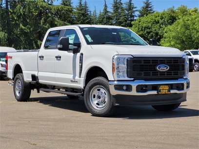 New 2025 Ford F350 XL w/ 360-Degree Camera Package