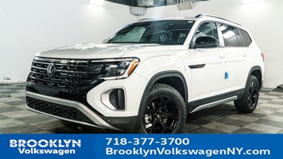 New 2025 Volkswagen Atlas Peak Edition SE