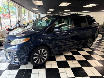Used 2018 Toyota Sienna XLE