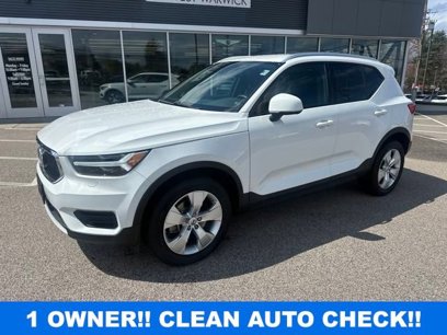 Used 2022 Volvo XC40 T5 Momentum w/ Climate Package