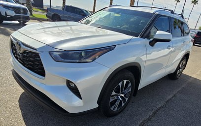 Used 2021 Toyota Highlander XLE