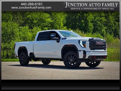 New 2025 GMC Sierra 2500 AT4 w/ Max Trailering Package