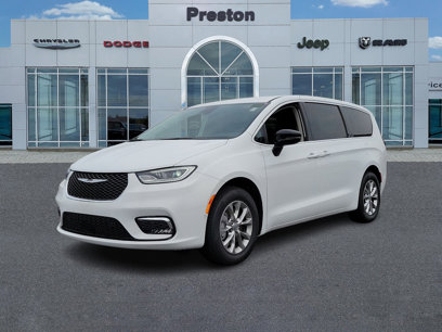 New 2024 Chrysler Pacifica Touring-L