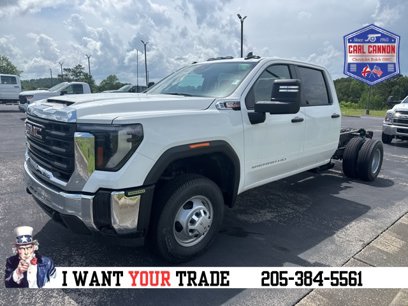 New 2025 GMC Sierra 3500 Pro w/ Convenience Package