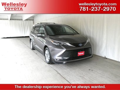 Used 2024 Toyota Sienna Platinum