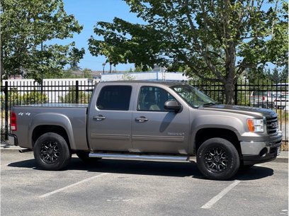 Used 2013 GMC Sierra 1500 SLT w/ Entertainment Package