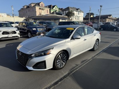 Used 2023 Nissan Altima 2.5 SV