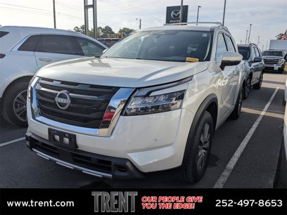 Used 2023 Nissan Pathfinder SL