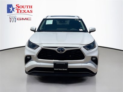 Used 2023 Toyota Highlander XLE