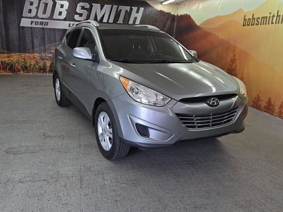 Used 2011 Hyundai Tucson GLS w/ Navigation Pkg 2