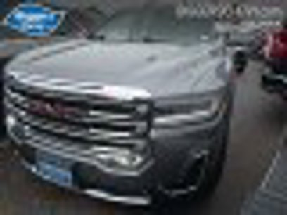 Used 2022 GMC Acadia SLT w/ Preferred Package