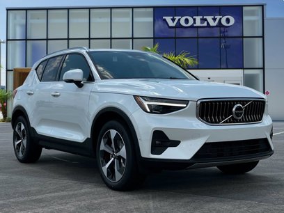 New 2025 Volvo XC40 B5 Plus w/ Protection Package Premier