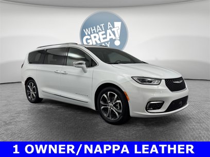 Used 2024 Chrysler Pacifica Pinnacle