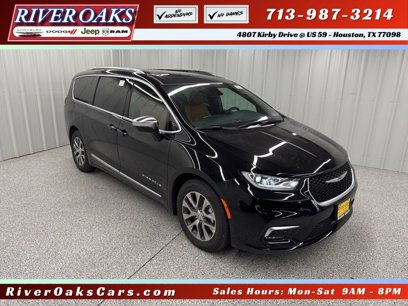 New 2025 Chrysler Pacifica Pinnacle