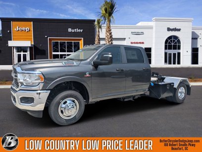 New 2024 RAM 3500 Tradesman w/ Chrome Appearance Group