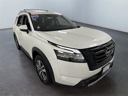 Certified 2022 Nissan Pathfinder SL w/ SL Black Package