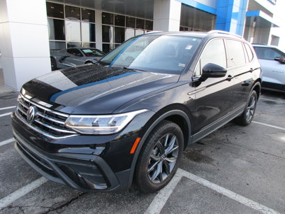 Used 2022 Volkswagen Tiguan SE w/ Panoramic Sunroof Package