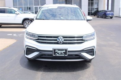 Certified 2024 Volkswagen Tiguan SE w/ MDO Package, Three-Row