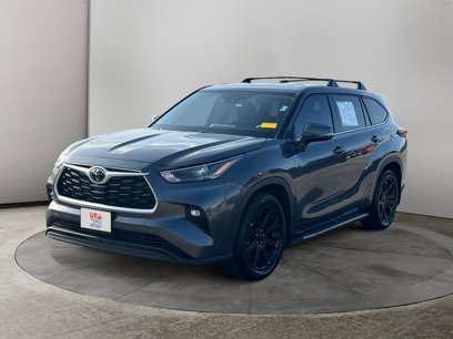 Used 2022 Toyota Highlander LE