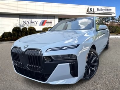 Used 2024 BMW 760i xDrive w/ Premium Package 2