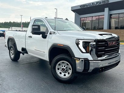 New 2025 GMC Sierra 3500 Pro w/ Convenience Package