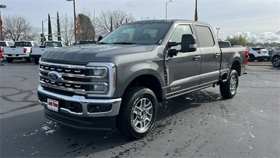 New 2025 Ford F250 4x4 Crew Cab Super Duty