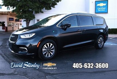 Used 2021 Chrysler Pacifica Touring-L