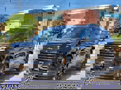 New 2025 Chevrolet Traverse LT w/ Midnight/Sport Edition