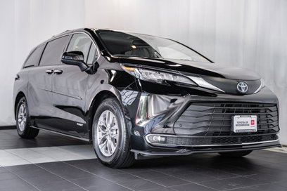 Used 2021 Toyota Sienna XLE w/ XLE Plus Package