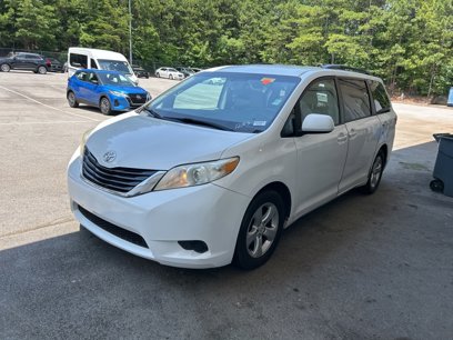 Used 2017 Toyota Sienna LE