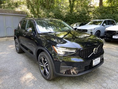 New 2026 Volvo XC40 B4 Core