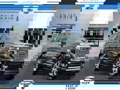 Used 2023 GMC Yukon XL Denali