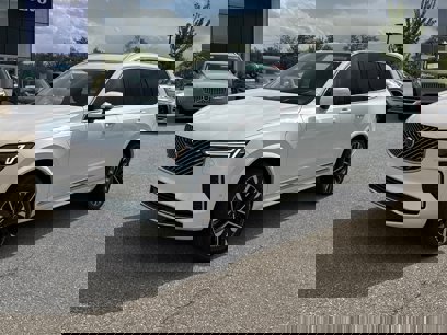 New 2025 Volvo XC90 T8 Plus w/ Protection Package Premier