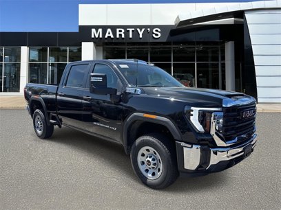 New 2025 GMC Sierra 3500 Pro w/ Convenience Package