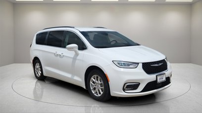 Used 2022 Chrysler Pacifica Touring-L