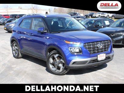 Used 2023 Hyundai Venue SEL w/ Cargo Package