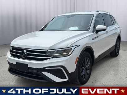 Used 2022 Volkswagen Tiguan SE w/ Panoramic Sunroof Package