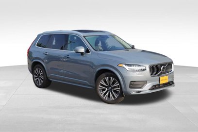 Used 2022 Volvo XC90 T6 Momentum w/ Advanced Package