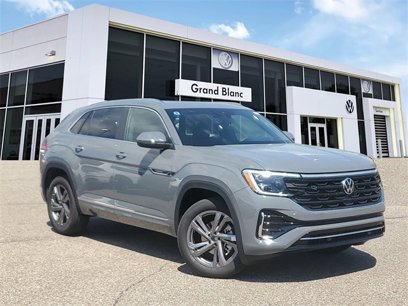 New 2024 Volkswagen Atlas Cross Sport SEL R-Line