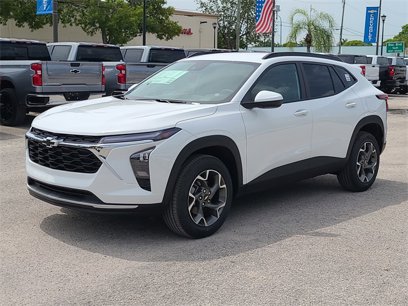New 2025 Chevrolet Trax LT w/ LPO, Blackout Package