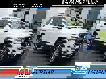Used 2023 GMC Acadia SLT