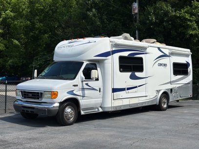 Used 2005 Ford E-450 and Econoline 450